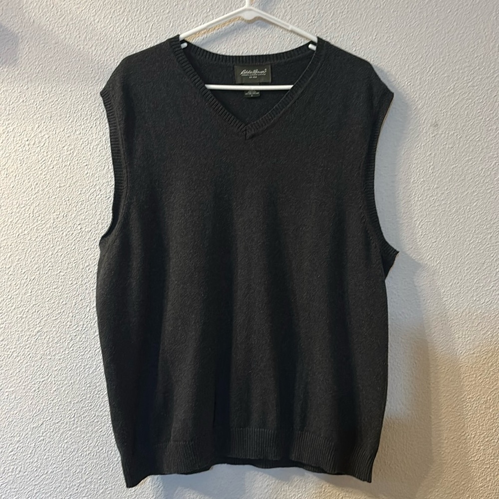 Eddie Bauer dark gray vneck sweater vest size large